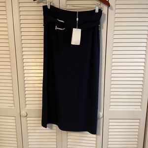 Mid length skirt. Bought it because its beautiful but have no need.